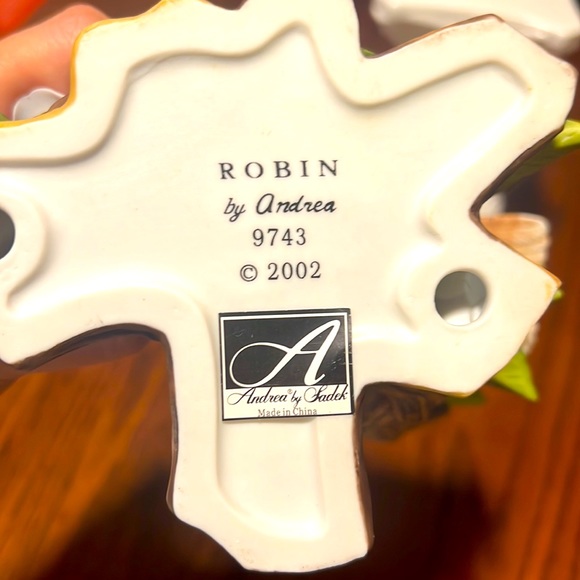 ANDREA’S BIRDS. ROBIN with WILD ROSES 🌹 Fine Hand Painted Porcelain Art 9743 - Picture 11 of 16